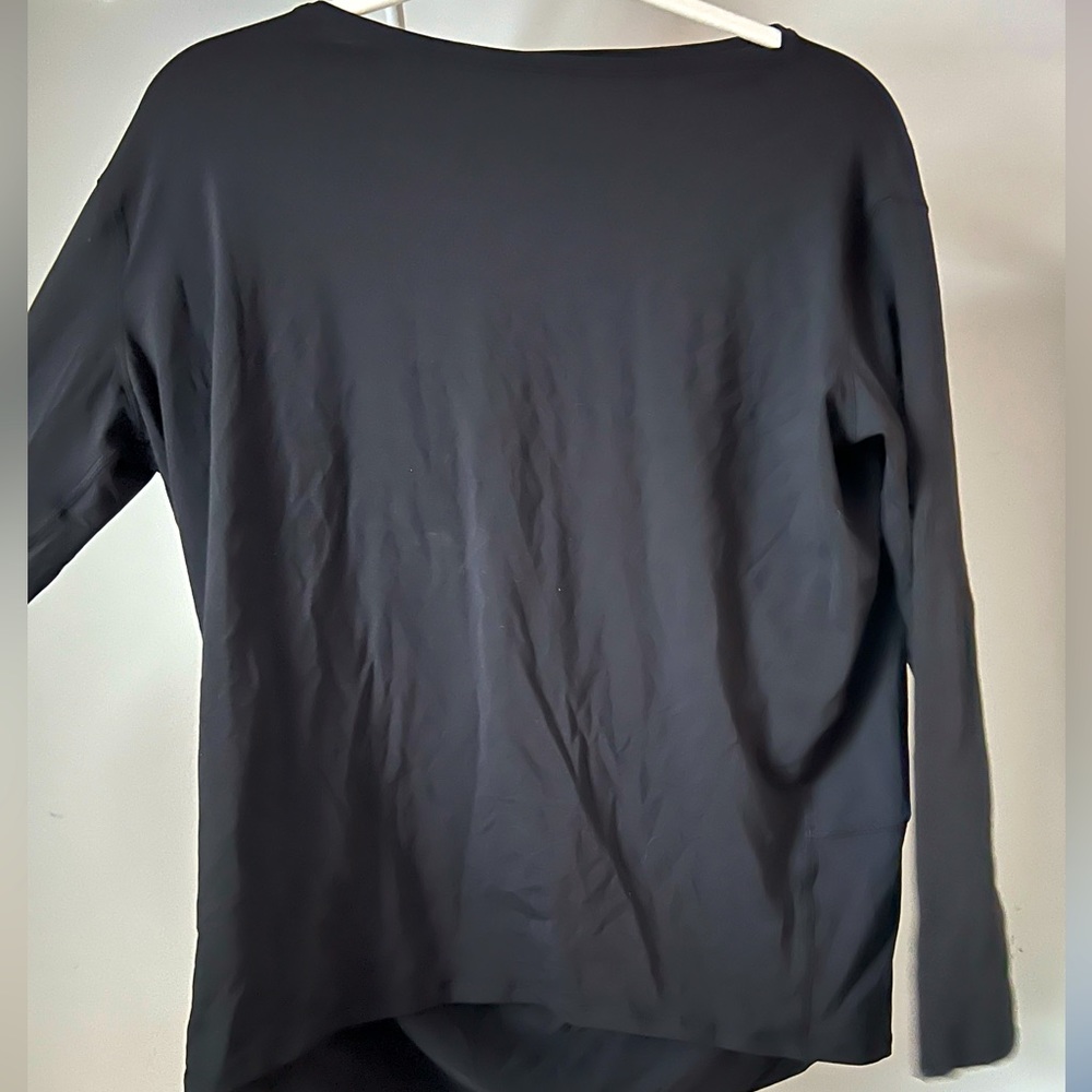 lululemon size 6 long sleeve athletic shirt